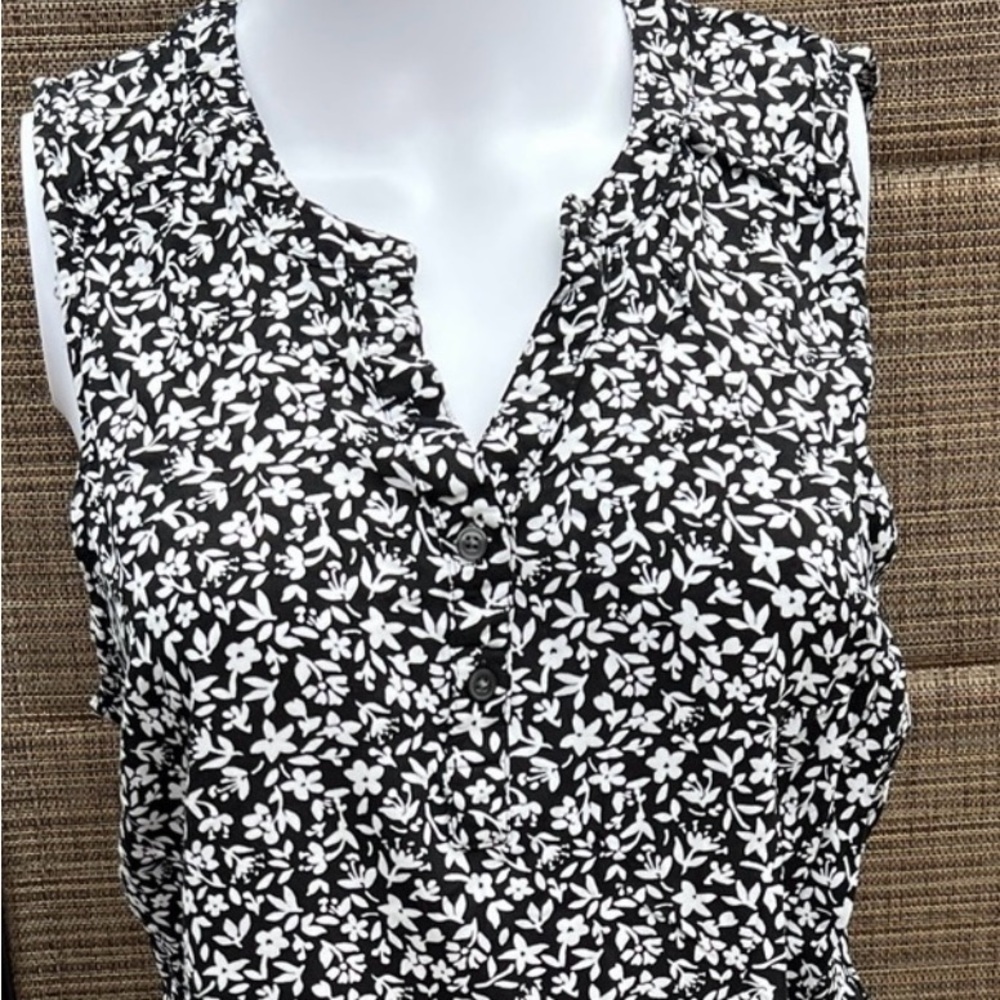 Dip Monochrome Floral Print Blouse. Size L.